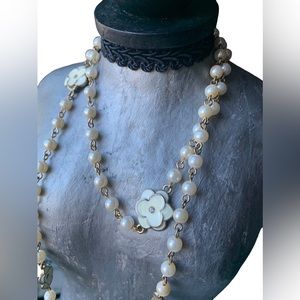 White Flower Clear Crystal Center Faux Pearl Slip On Necklace Gold Plated